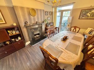 Dining room- click for photo gallery